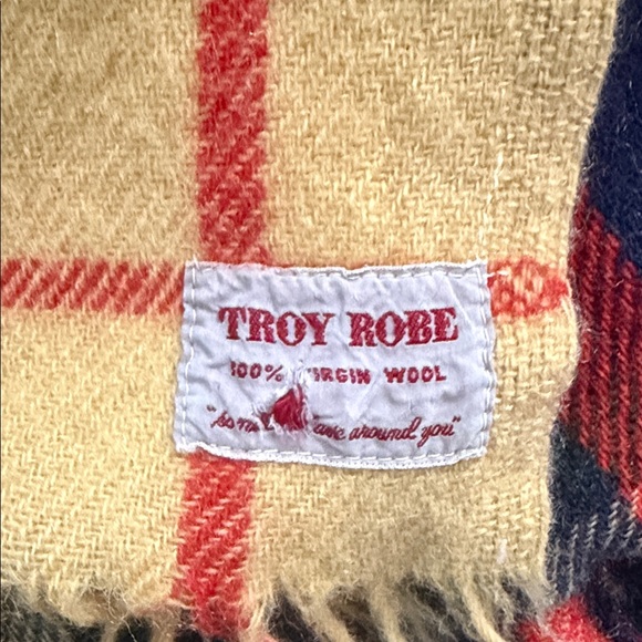 Troy Robe Plaid 100% Virgin Wool Scarf - Picture 2 of 8
